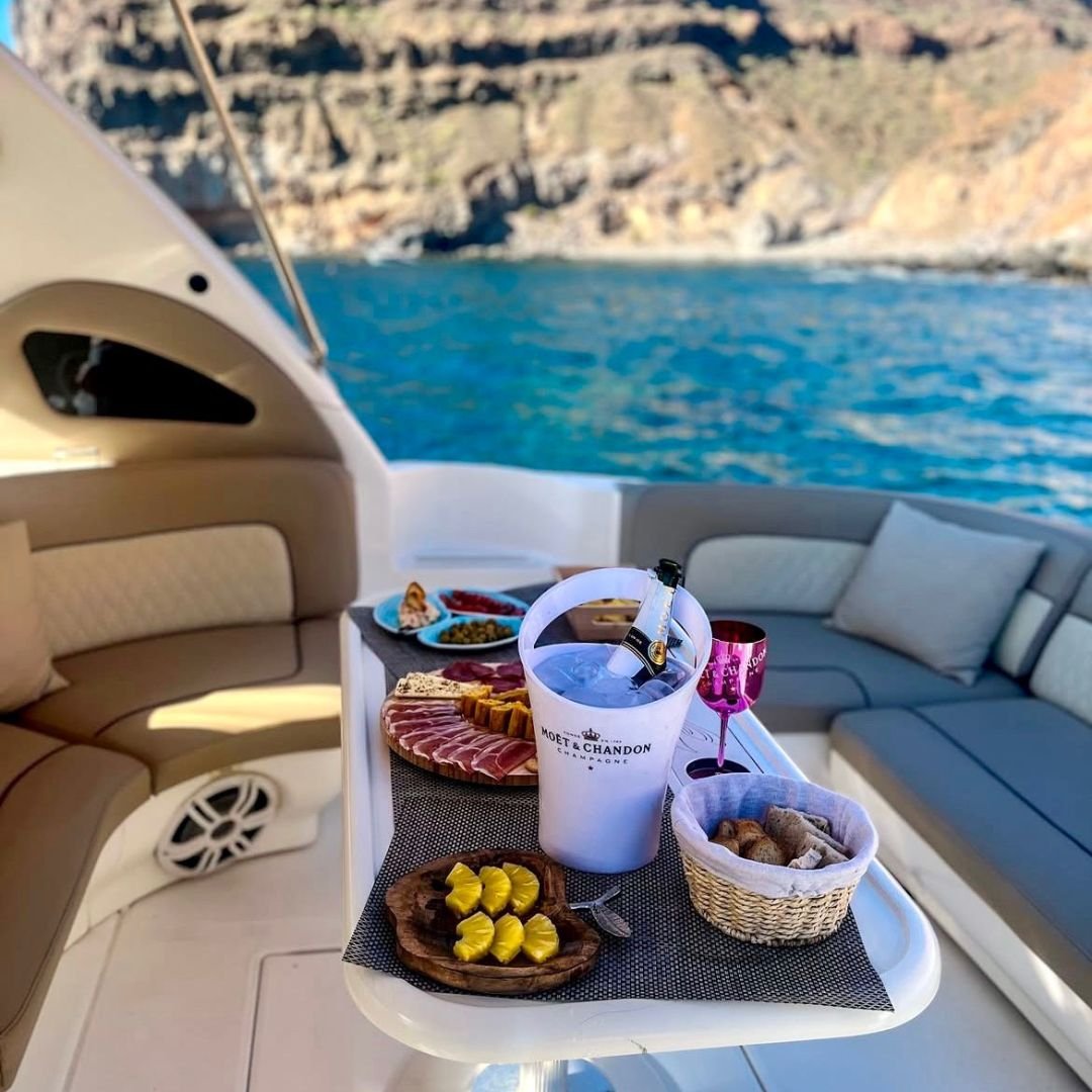 Almuerzo en Gran Canaria durante el crucero