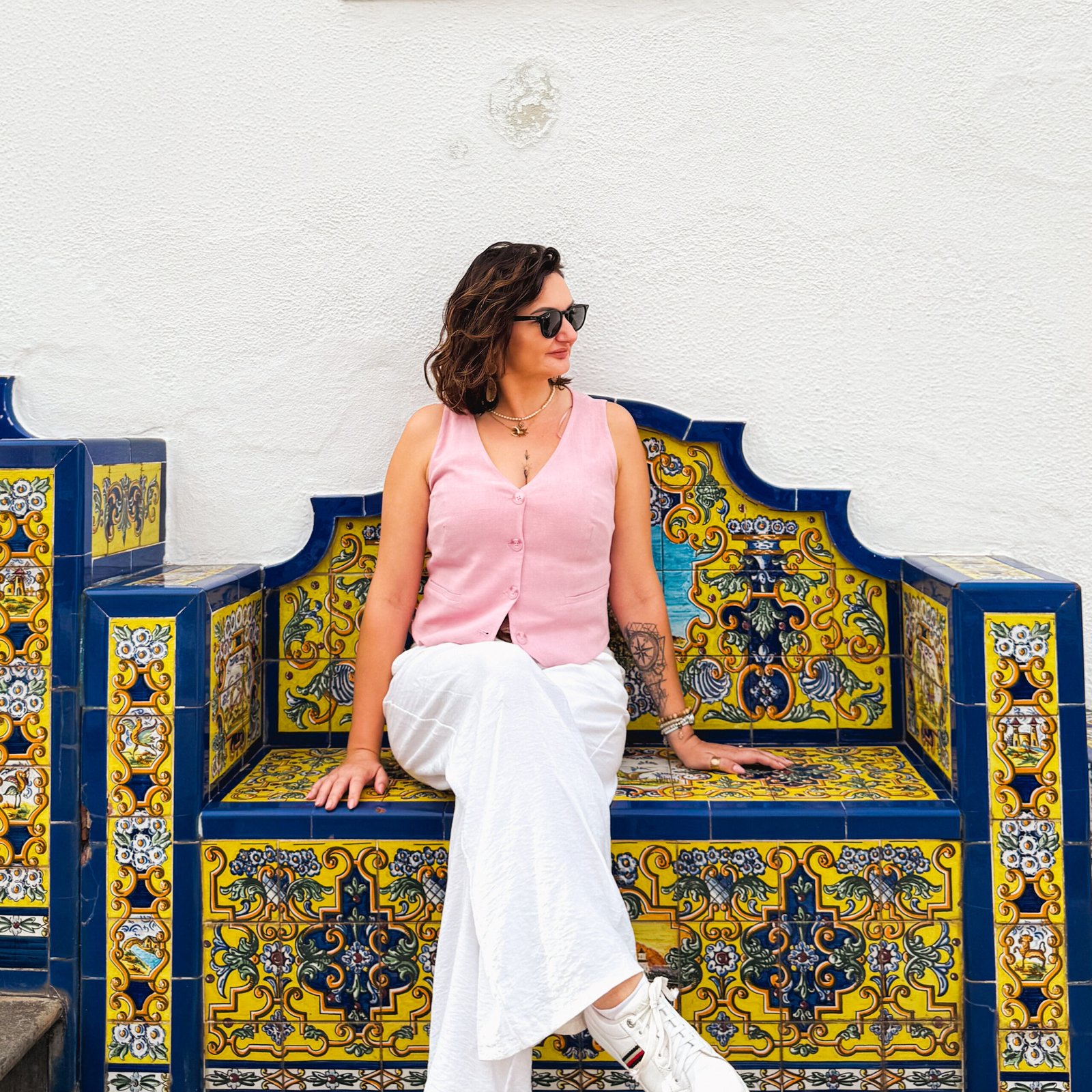 Gran Canaria kolorowe ławki