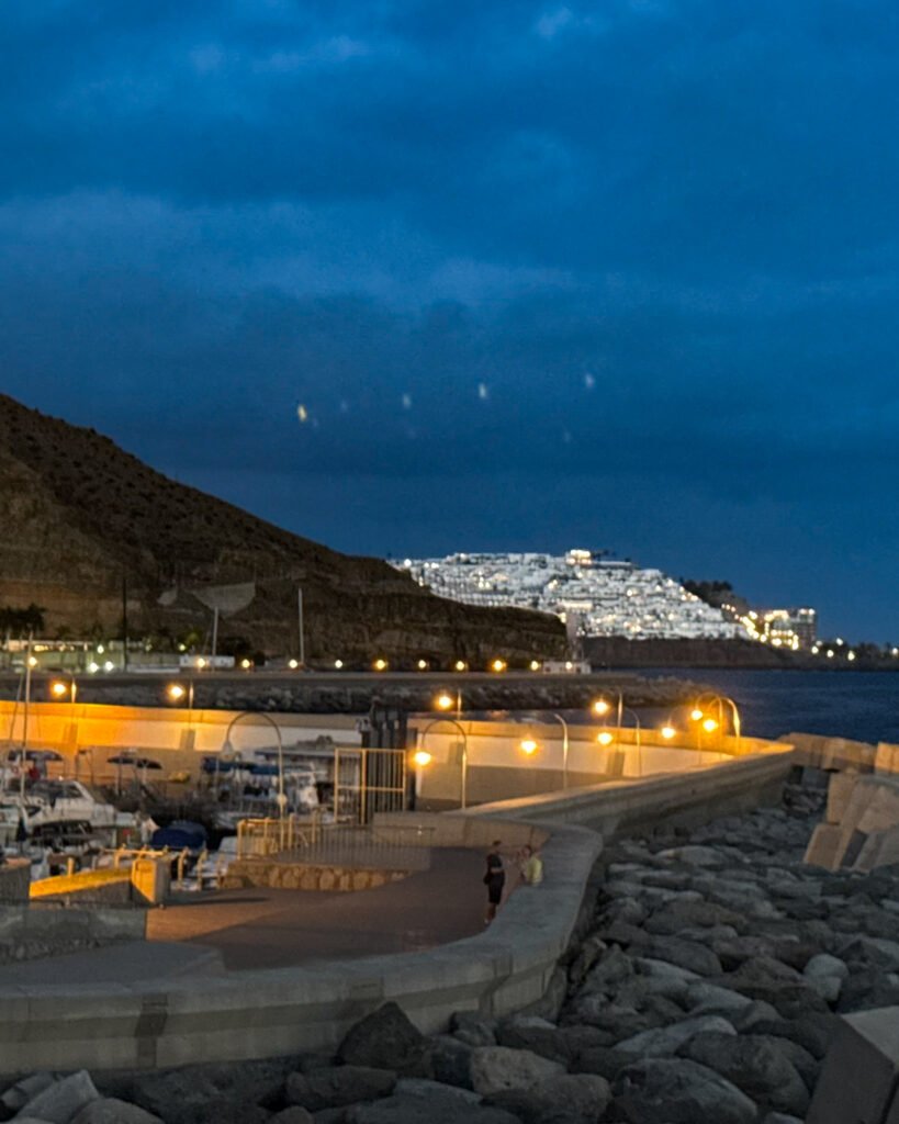 puerto rico gran canaria by night