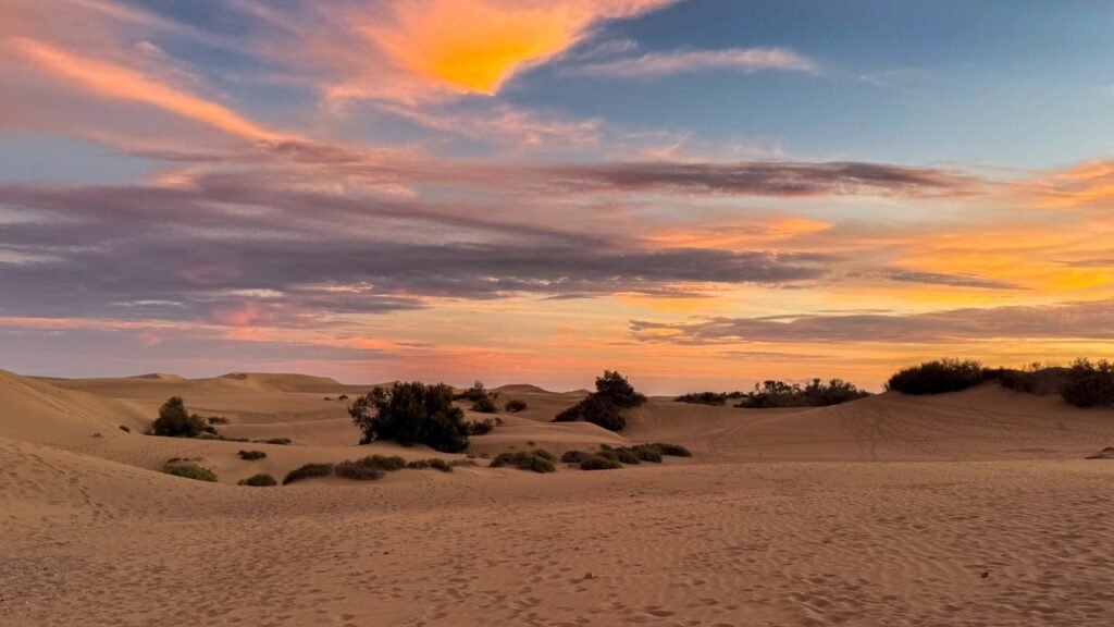 wydmy Maspalomas na Gran Canarii o zachodzie słońca